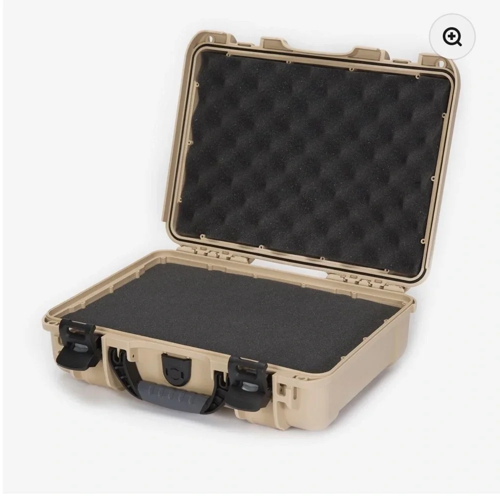 PRICE FIRM!! Tan Hard Shell Protective Case 910S-000TN-0A0 NANUK 910 - Tan beige